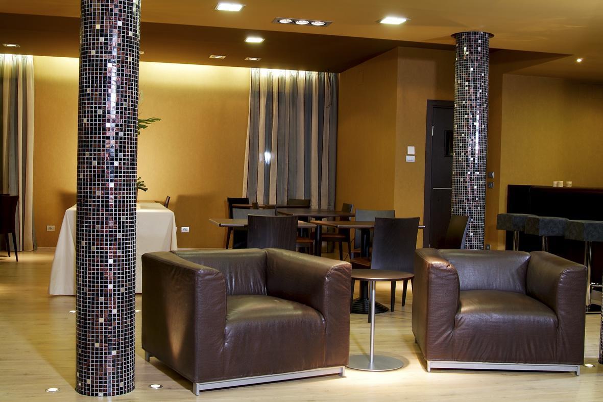 Hotel Fortyfive Chivasso Buitenkant foto