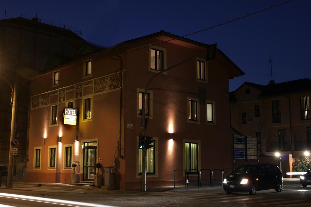Hotel Fortyfive Chivasso Buitenkant foto